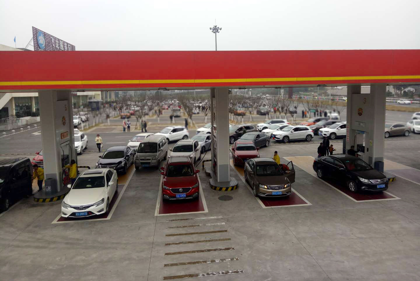 0227-中路公司2018年精準(zhǔn)營銷取得新突破2.jpg 0227-中路公司2018年精準(zhǔn)營銷取得新突破2.jpg